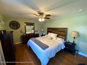 10-12 Oldfield Pl in Red Bank, NJ - Building Photo - Building Photo