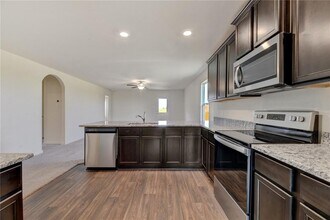 100 Dupont Pass in Jarrell, TX - Building Photo - Building Photo