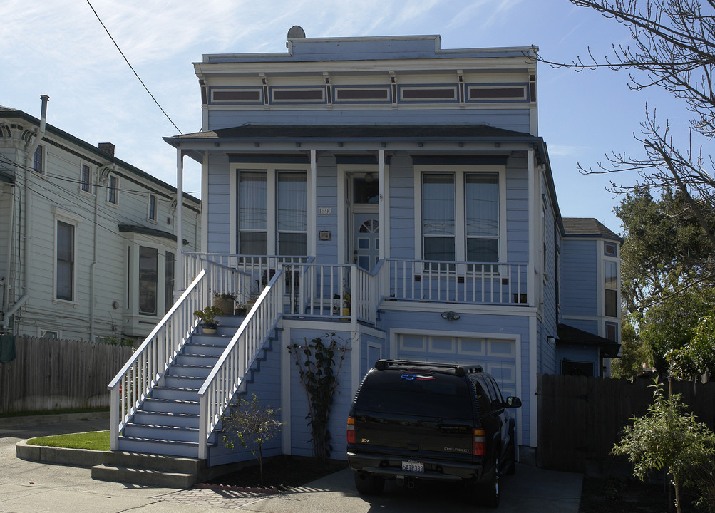 1590 Buena Vista Ave in Alameda, CA - Foto de edificio