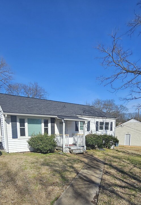 303 W Monticello Ave in Goodlettsville, TN - Building Photo