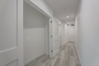 8110 Lincoln Ave in Skokie, IL - Building Photo - Building Photo