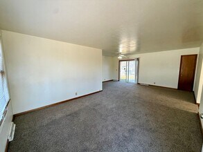 2504 Spruce Dr in Loveland, CO - Building Photo - Building Photo