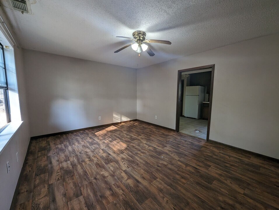 885 23rd St in Batesville, AR - Building Photo