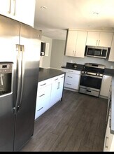 348 S Elm Dr in Beverly Hills, CA - Building Photo - Building Photo