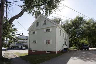 1-3 Marion Ln in Somersworth, NH - Foto de edificio - Building Photo