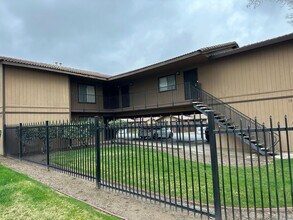 144 S Parsons Ave in Merced, CA - Building Photo - Building Photo