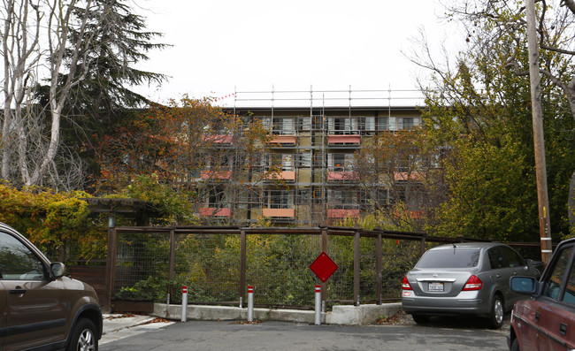 Strawberry Creek Lodge in Berkeley, CA - Building Photo - Building Photo