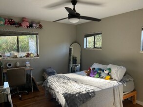 745 NW 18th St in Gainesville, FL - Foto de edificio - Building Photo