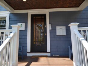 21 Saint Peter St, Unit 2 in Boston, MA - Foto de edificio - Building Photo