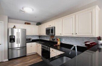 1092 Shadowlawn Dr in Dunellen, NJ - Building Photo - Building Photo