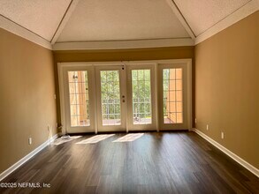 6526 La Mirada Dr E in Jacksonville, FL - Building Photo - Building Photo