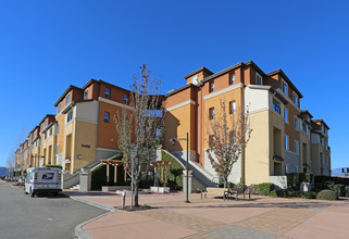 Camellia Place Apartments in Dublin, CA - Foto de edificio - Building Photo