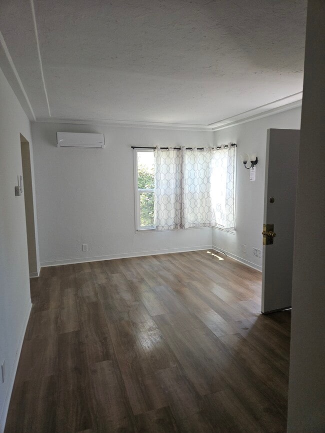 2445 20th St, Unit 2445 2445 20th st
