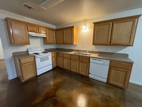 107 Kings Ct in Killeen, TX - Building Photo - Building Photo