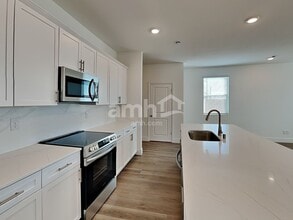 8373 Buckskin Clf Ave in Las Vegas, NV - Foto de edificio - Building Photo