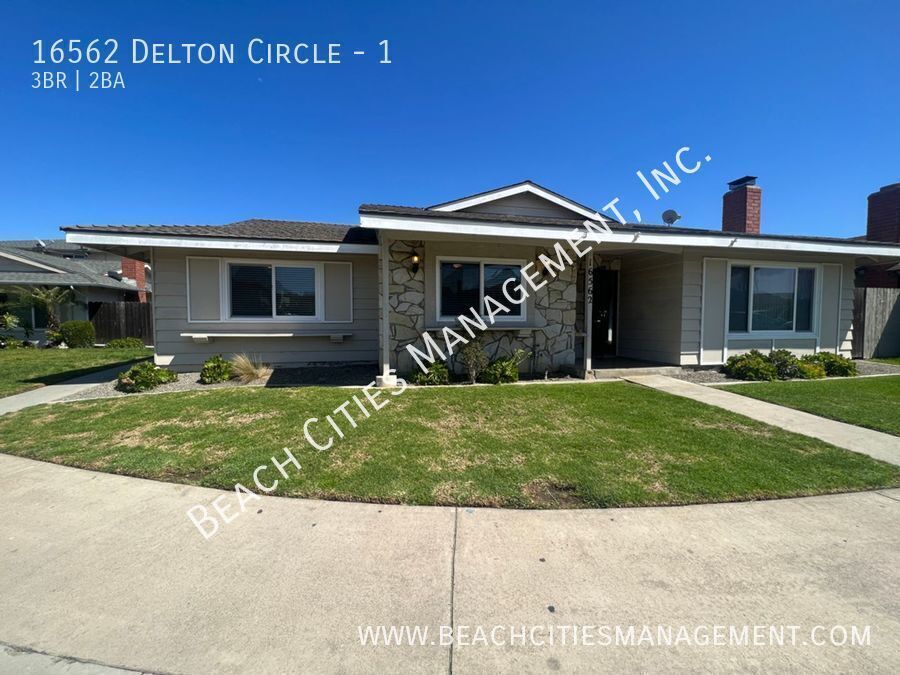 16562 Delton Cir in Huntington Beach, CA - Building Photo