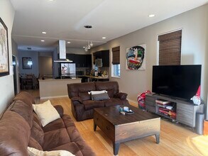 1308 N Bosworth Ave in Chicago, IL - Building Photo - Building Photo