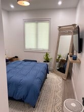 24455 61st Ave, Unit 1R in Little Neck, NY - Foto de edificio - Building Photo