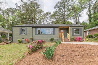 525 Rosemont Dr in Decatur, GA - Building Photo - Building Photo