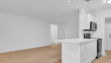 Sold - 671 Woolwich in Guelph, ON - Building Photo - Interior Photo