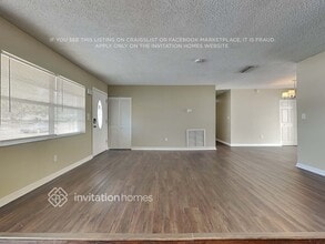 8380 Jacaranda Ave in Seminole, FL - Foto de edificio - Building Photo