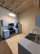 Dan River Crossing in Danville, VA - Foto de edificio - Interior Photo