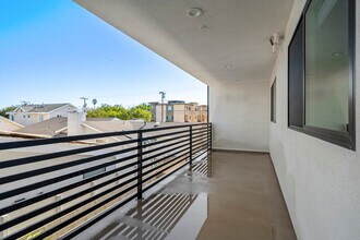 2Fifty Luxury Apartments in Lomita, CA - Building Photo - Building Photo