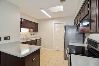 8529 English Oak Loop in Montgomery, AL - Foto de edificio - Building Photo