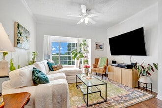 2025 Woodmont Blvd, Unit 331 in Nashville, TN - Foto de edificio - Building Photo