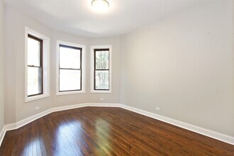 2047 W Evergreen Ave in Chicago, IL - Building Photo - Building Photo