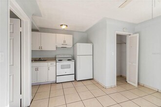 2418 10th St W in Bradenton, FL - Building Photo - Building Photo