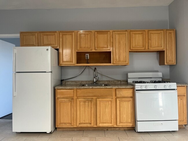 41 W 54th St, Unit 4