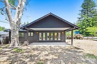 9554 Los Guilicos Ave in Kenwood, CA - Building Photo - Building Photo