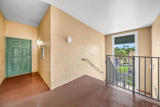 11720 St Andrews Place, Unit 308 in Wellington, FL - Building Photo - Building Photo