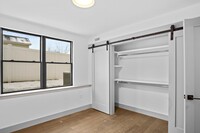 131 E Cottage St, Unit #1 in Boston, MA - Foto de edificio - Building Photo