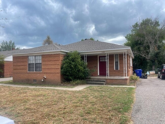 property at 1122 Arkansas St