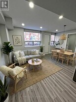 15 Walmer Rd in Toronto, ON - Building Photo