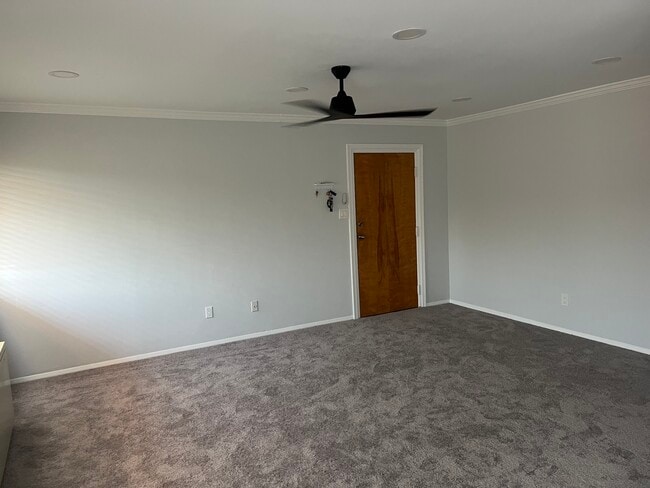 property at 1529 S George Mason Dr