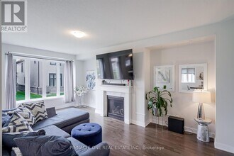 1057 Suddard Ave in Oshawa, ON - Building Photo - Building Photo