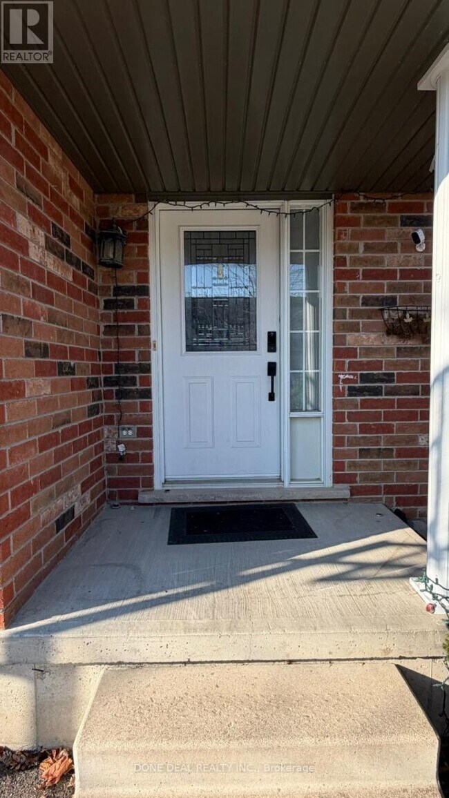 528 Virginia Creeper St in Waterloo, ON - Building Photo - Building Photo