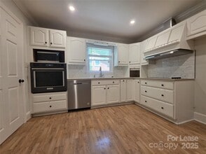 4426 Holbrook Dr in Charlotte, NC - Building Photo - Building Photo