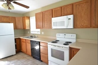 1109 N Don St in Kirksville, MO - Foto de edificio - Building Photo