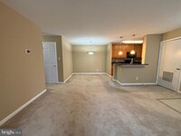 10302 Appalachian Cir, Unit 8-212 in Oakton, VA - Building Photo - Building Photo