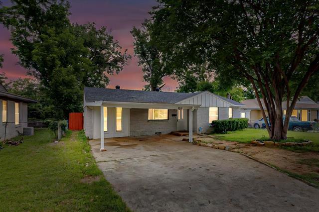 property at 307 E 15th St