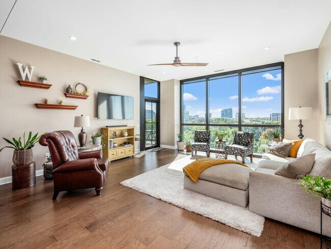 250 W Spring St, Unit 512 in Columbus, OH - Foto de edificio - Building Photo