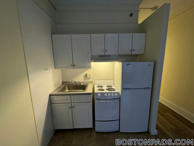 62 Boylston St, Unit 319 in Boston, MA - Building Photo - Building Photo