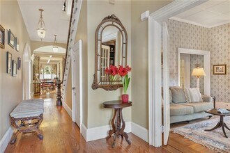 287 Gibbs Ave in Newport, RI - Foto de edificio - Building Photo