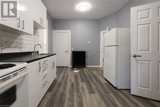 49 Madison Ave N in Kitchener, ON - Building Photo - Building Photo