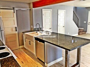 7528 N 47th Dr in Glendale, AZ - Foto de edificio - Building Photo
