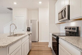104 Cinnabar Ln in Kyle, TX - Foto de edificio - Building Photo